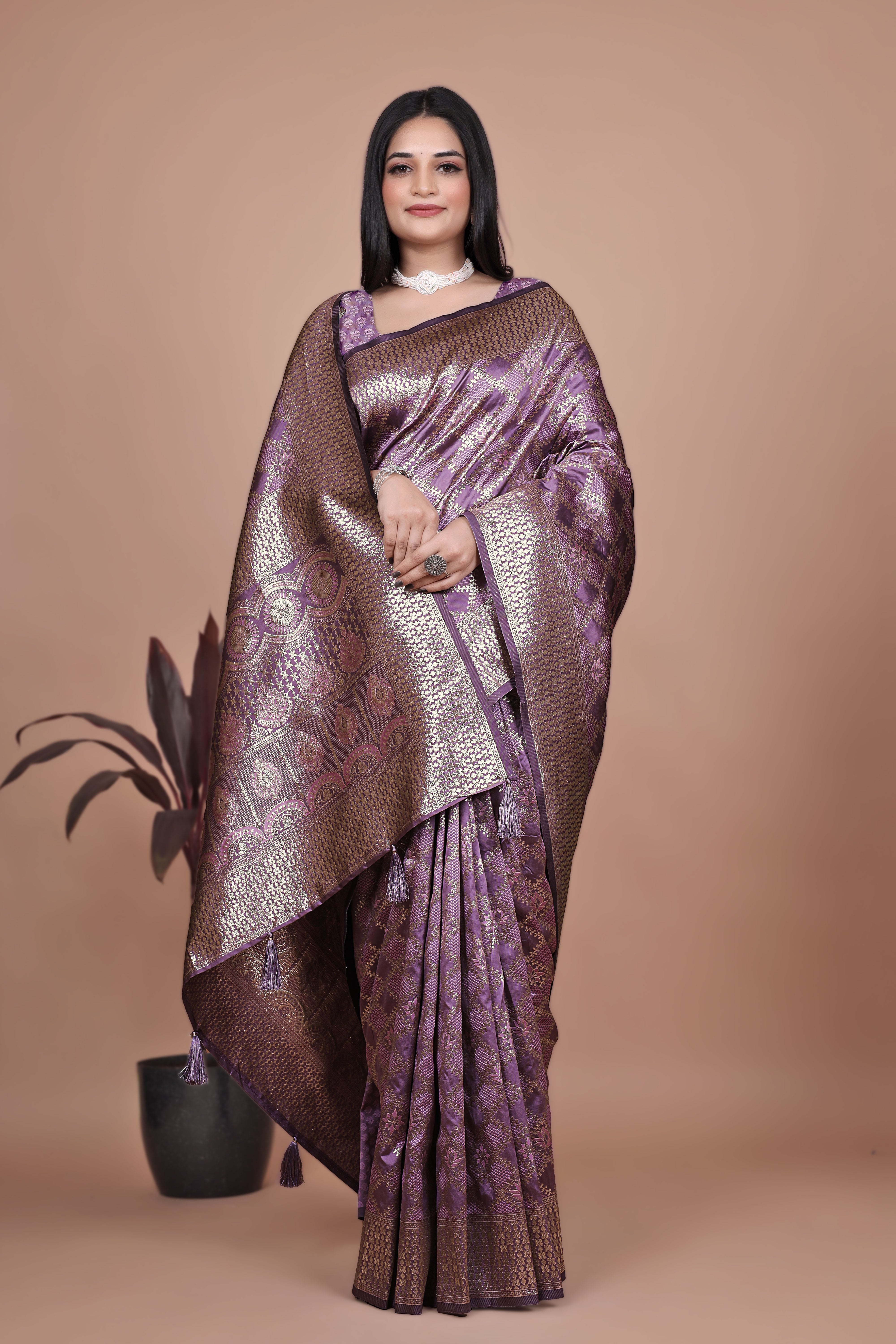Banarasi Silk Saree with Golden Zari Elegance with 4 color ✨💚